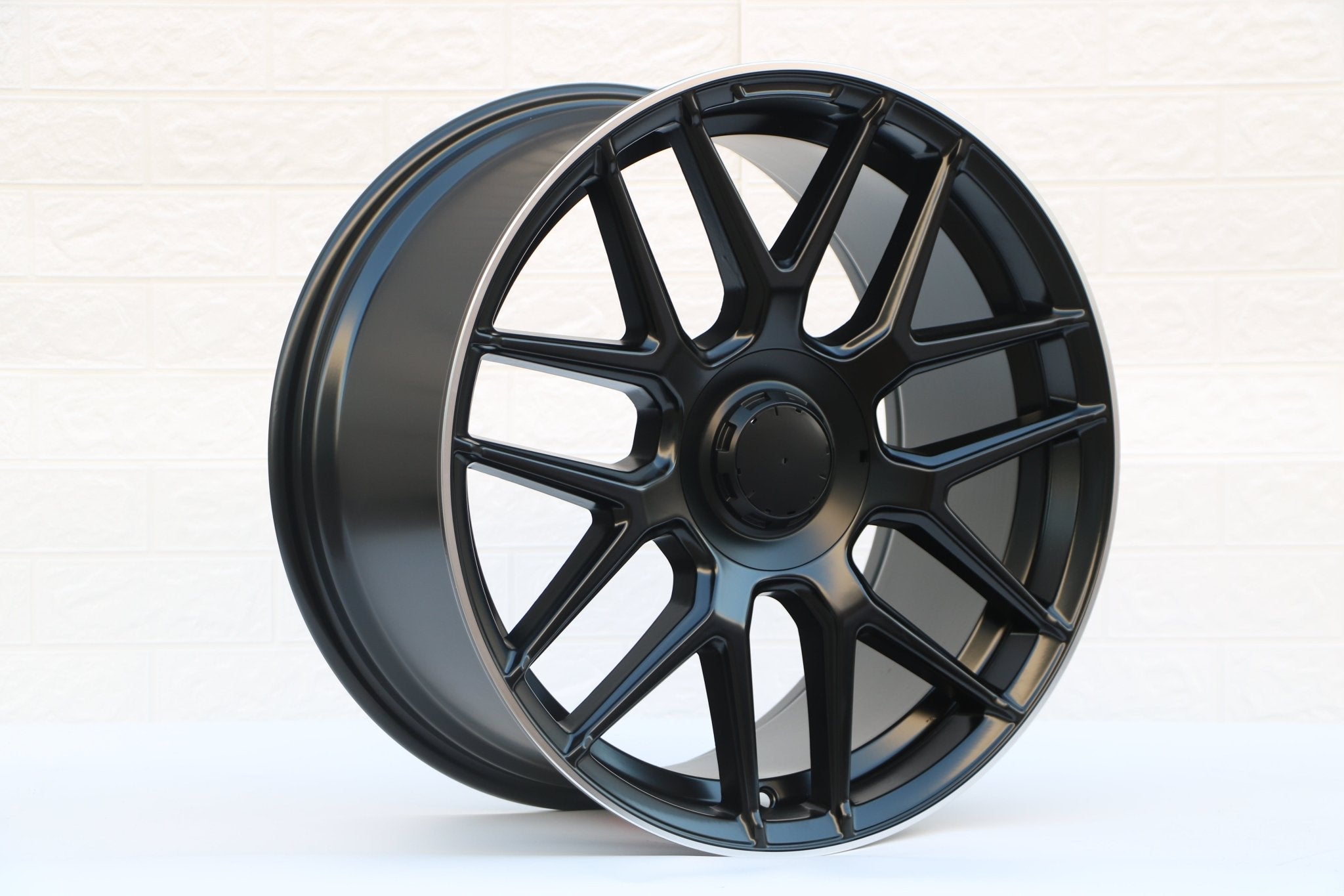 W840 Satin Black Machined Lip 18x8.5 Et35 5x112 CB66.6