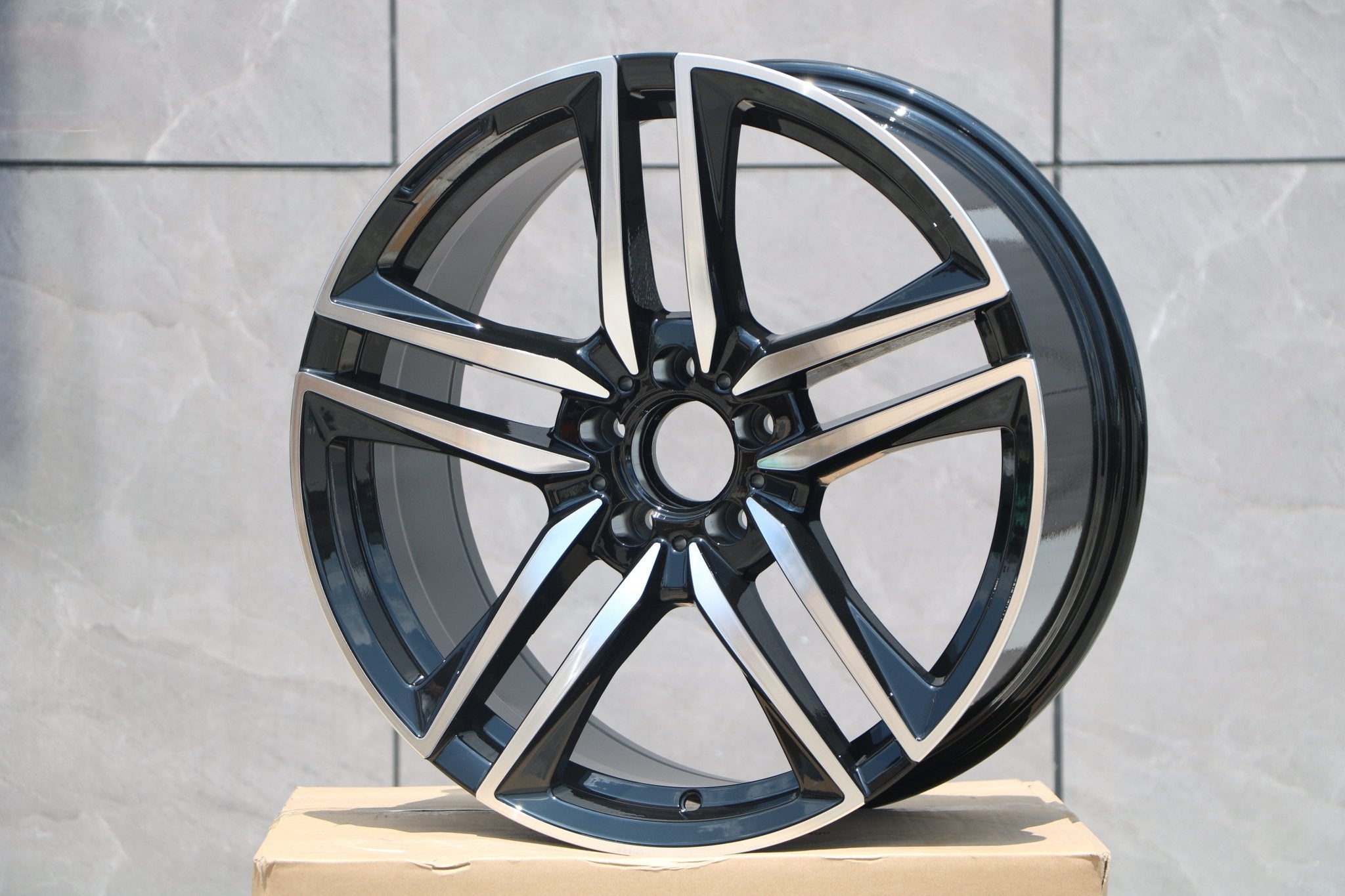 W845 1558 Black Machined Face 19x8.5 ET32  CB66.6