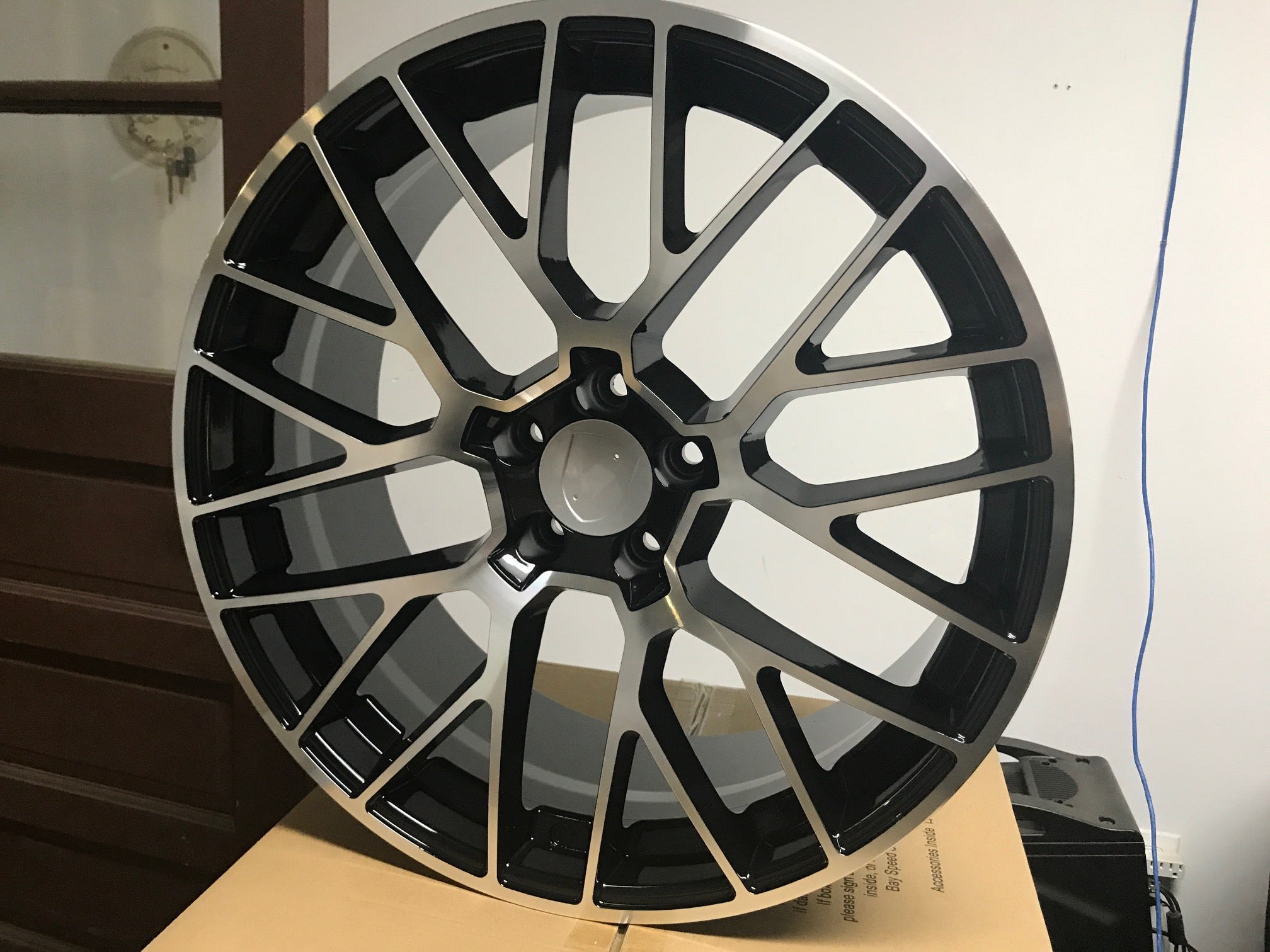 W854 XH1379 Black Machined Face 20x10.0 ET19 5x112 CB66.6