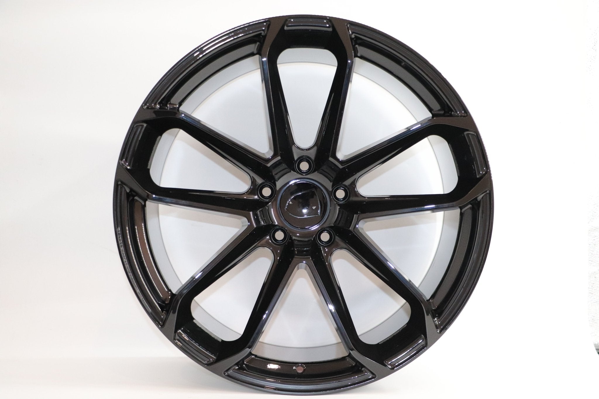 W861 D1869 Gloss Black 22x11.5 ET45 5x130 CB71.6