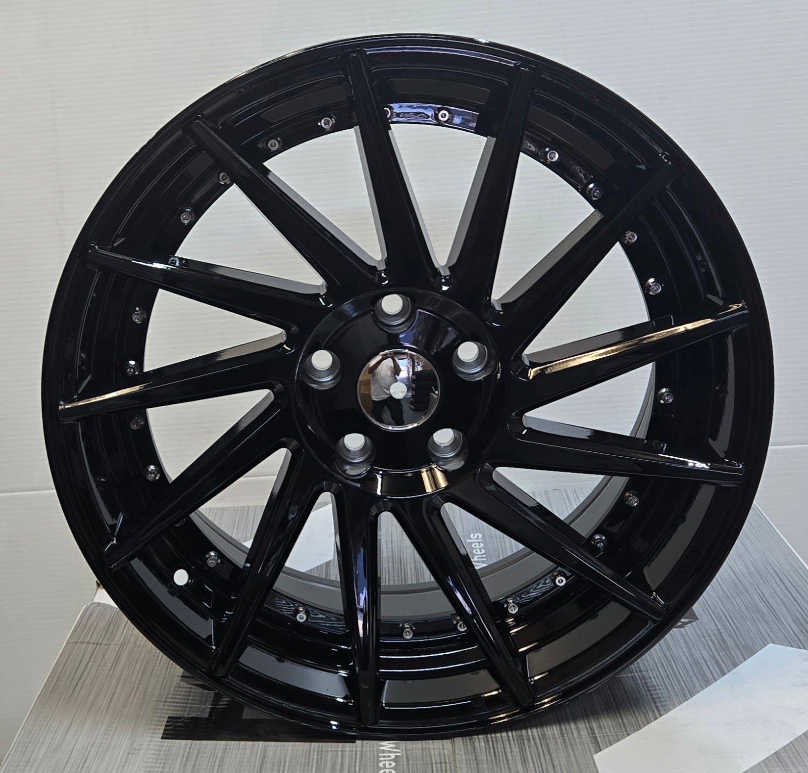 L1018 18x8.5 5x112 / 5x114.3 GLOSS BLACK CHROME RIVETS