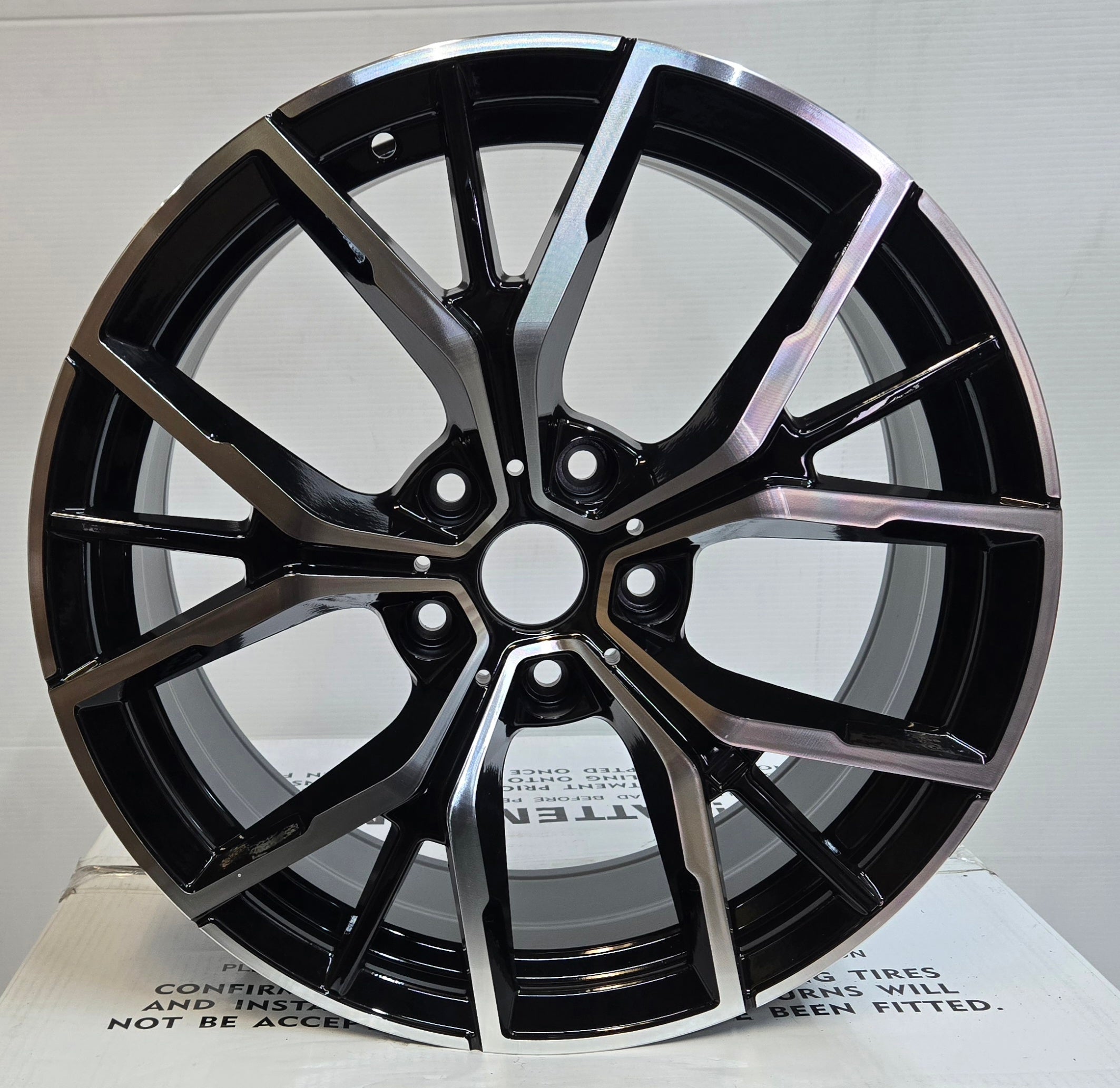 FBX081-8 845M STYLE 18x8.0 5x120 GLOSS BLACK MACHINED FACE