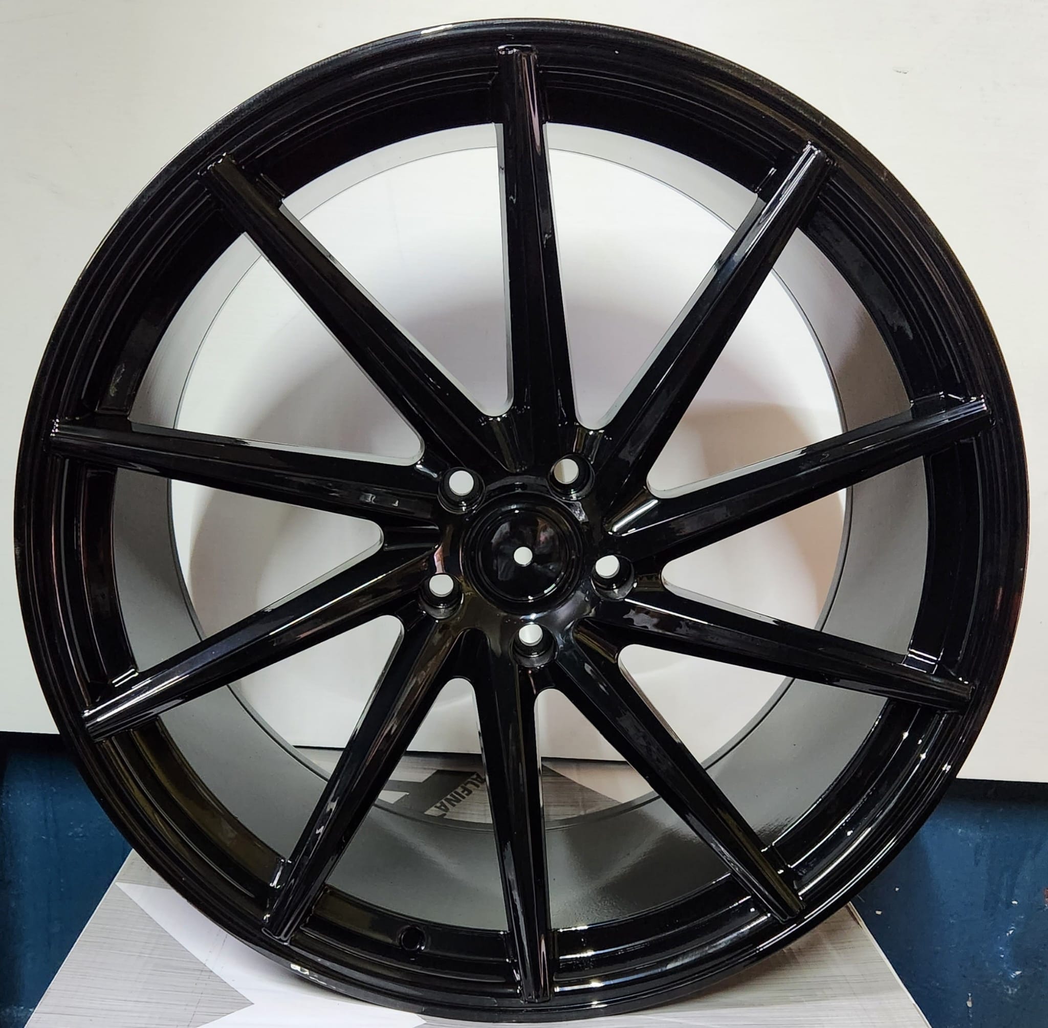 AF301 22X9.0 5X120 GLOSS BLACK