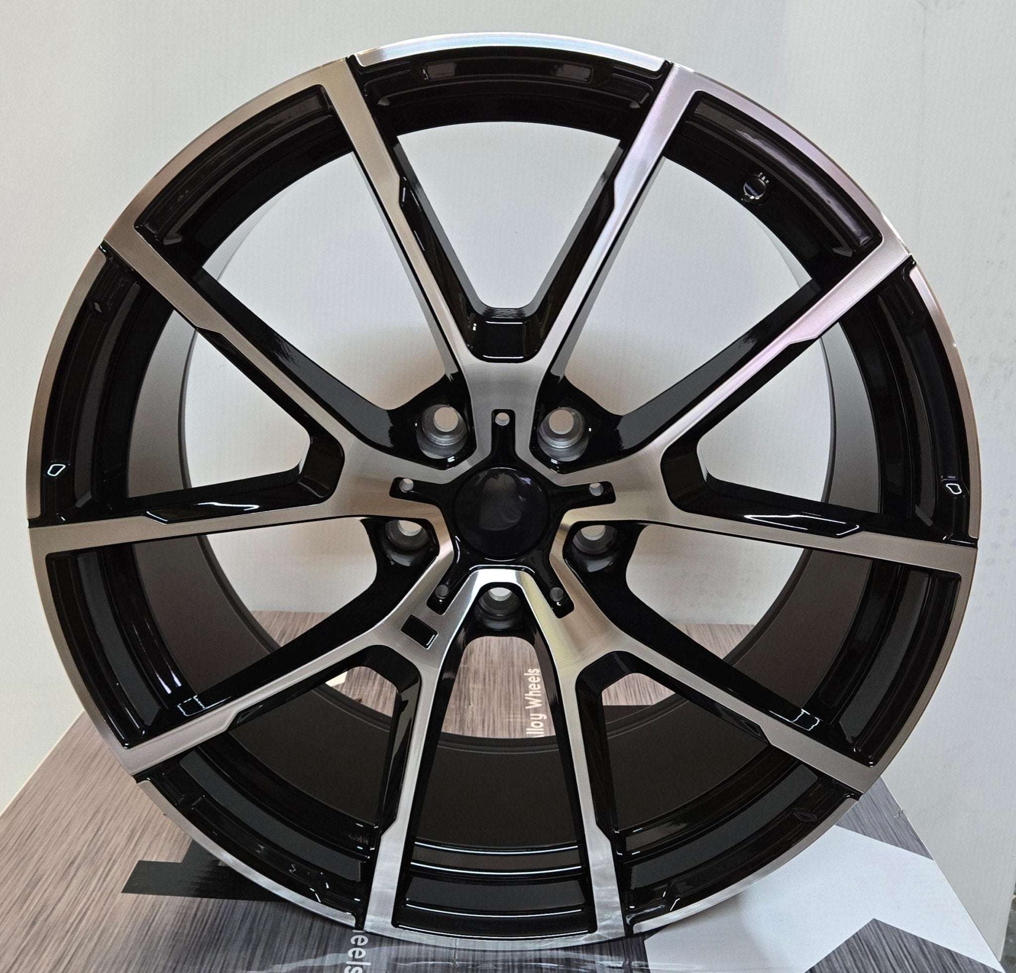 OE-880 728M 19X8.5 5X120 PIANO BLACK MACHINED