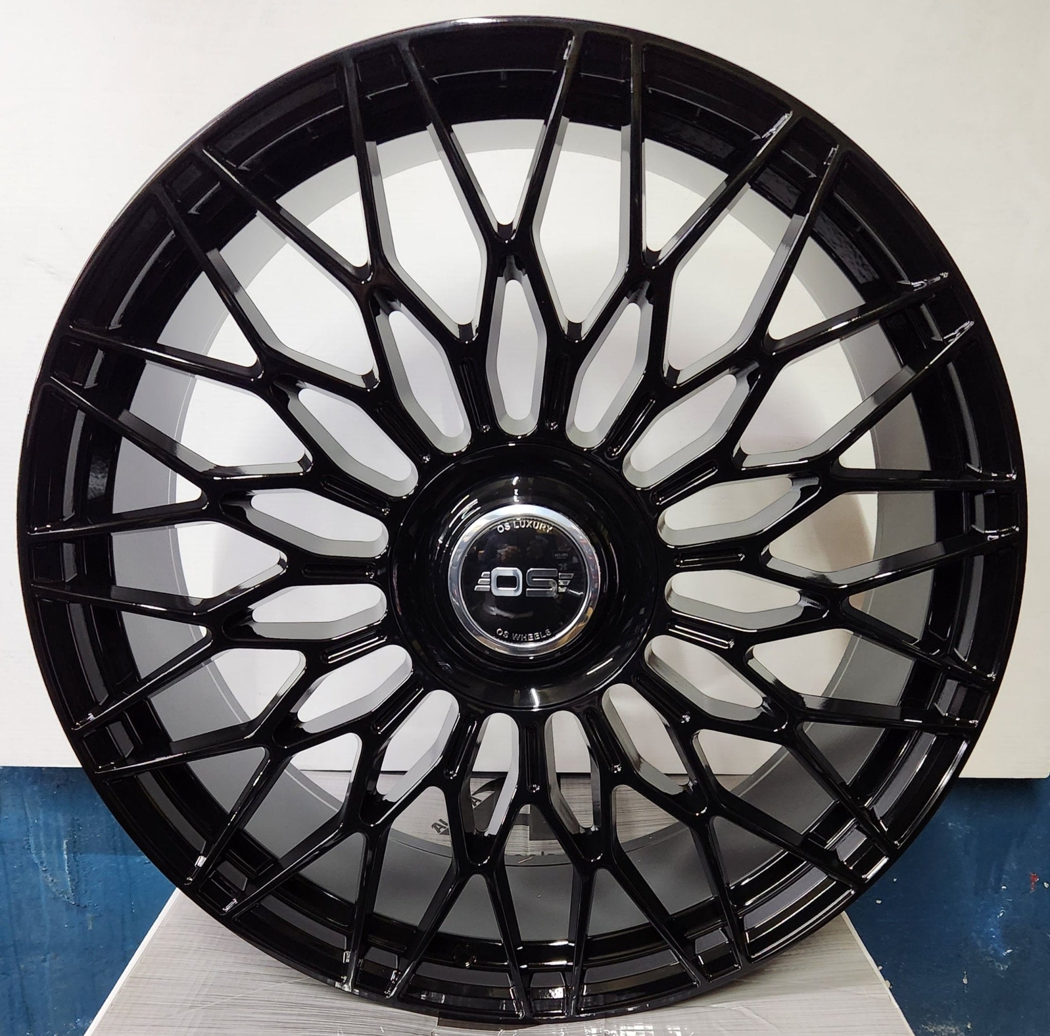 0369 FF-1 22X10.0 6X135 6X139.7 PIANO BLACK FLOATING CAP