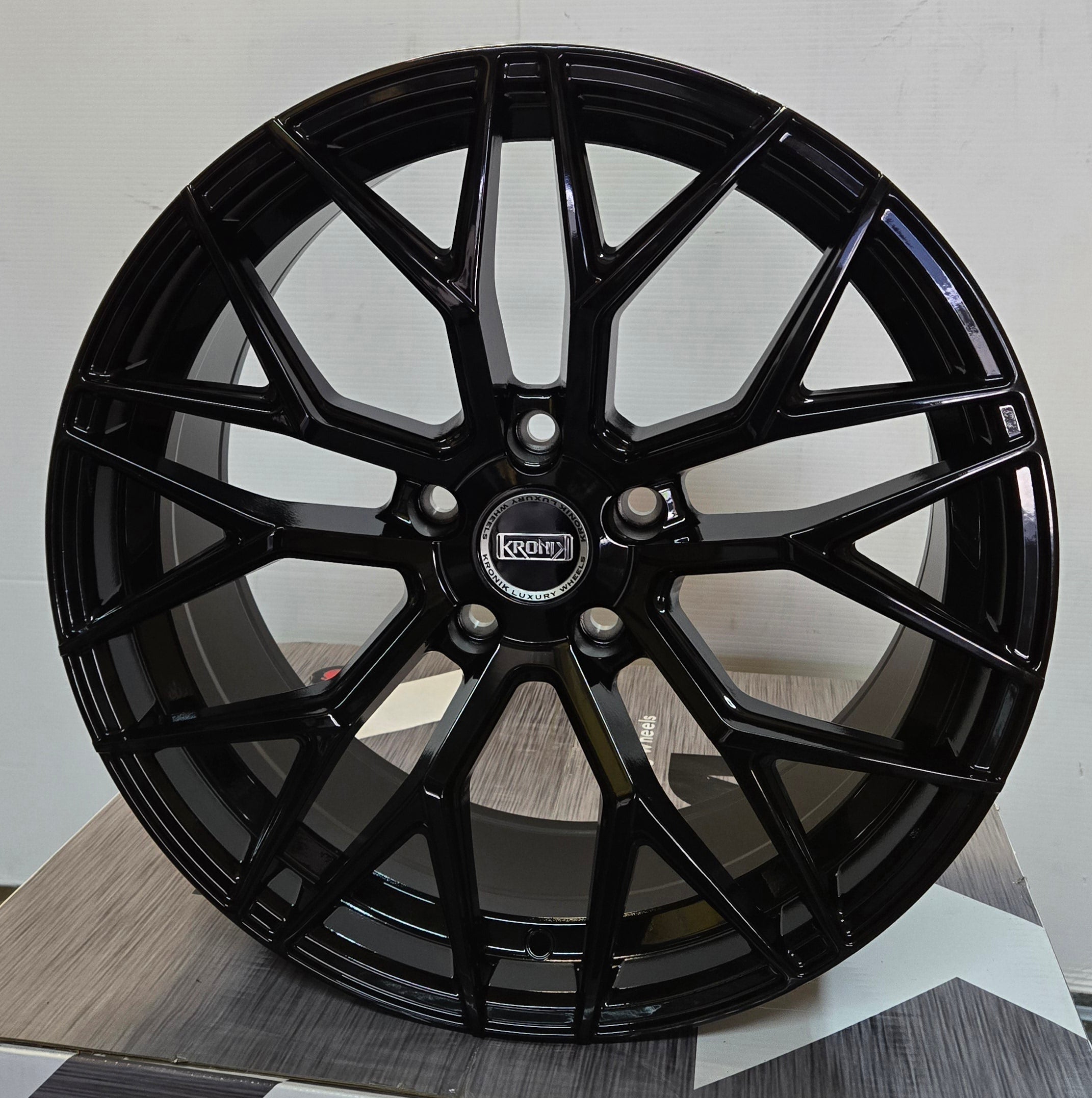 PARAGON B325 19x8.5 5X120 GLOSS BLACK