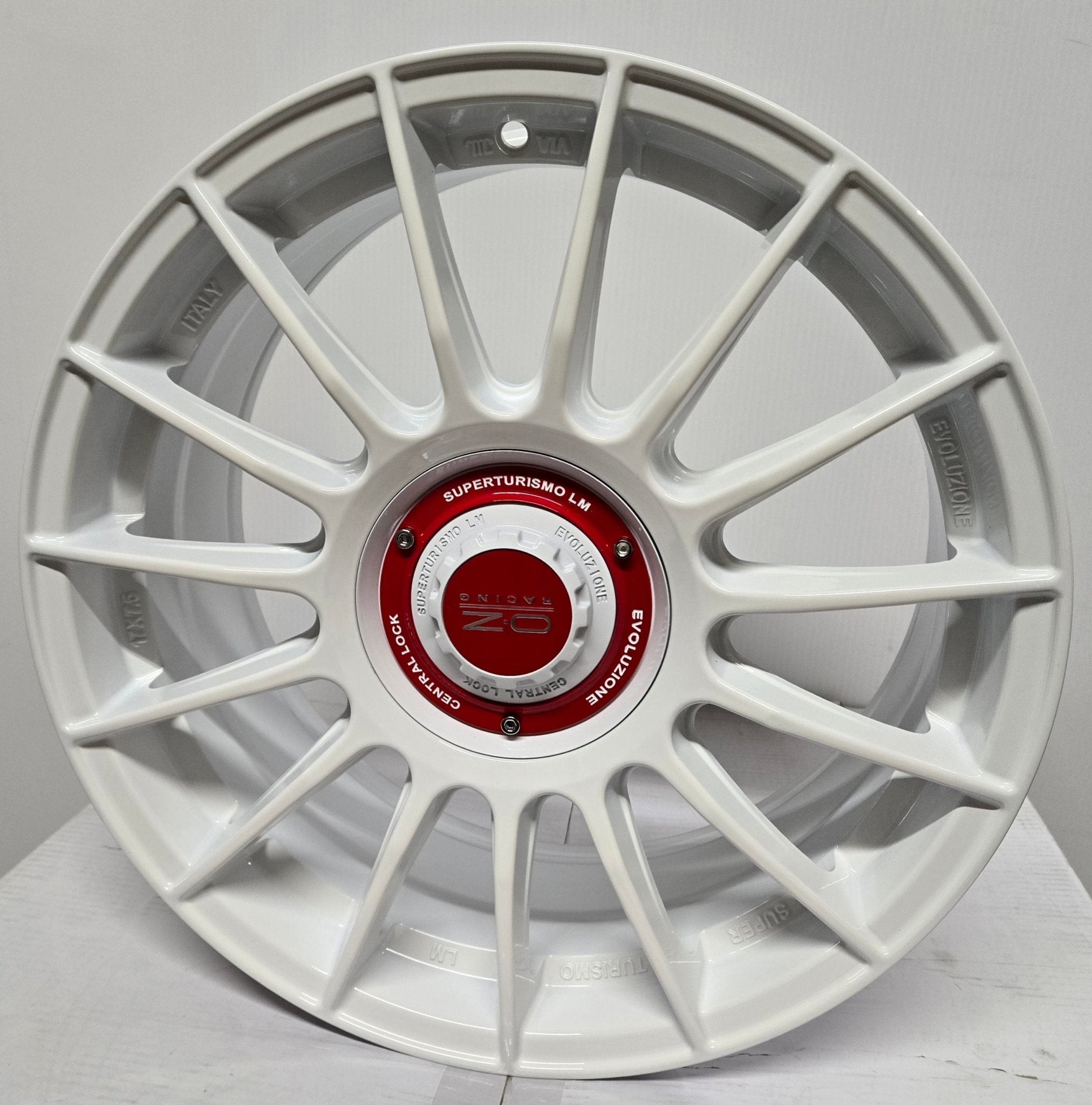 MT-011 SUPERTOURISMO STYLE 16X7.0 4X100 4X114.3 WHITE