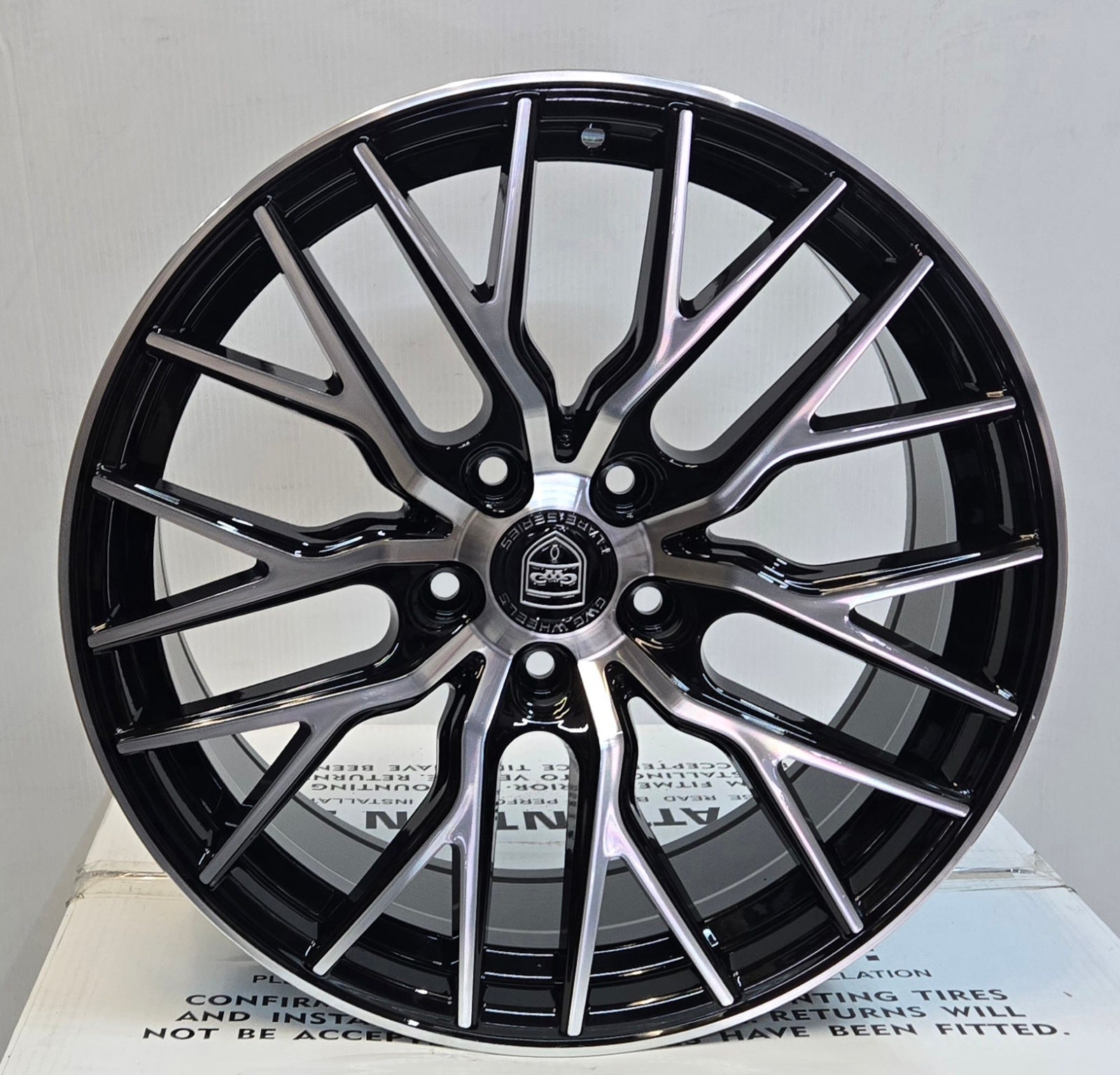 GWG G43 FLARE 18x8 5x114.3 GLOSS BLACK MACHINED