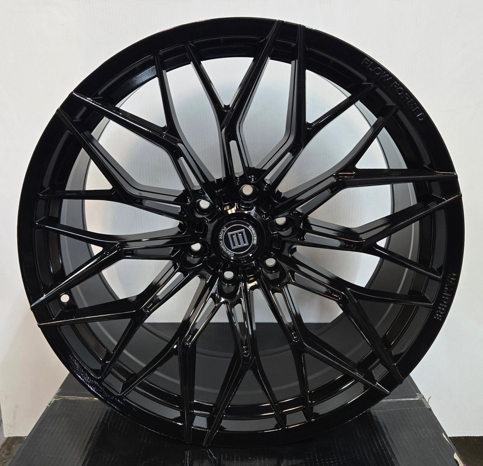 ENCORE U113 22x9.5 6x139.7 GLOSS BLACK