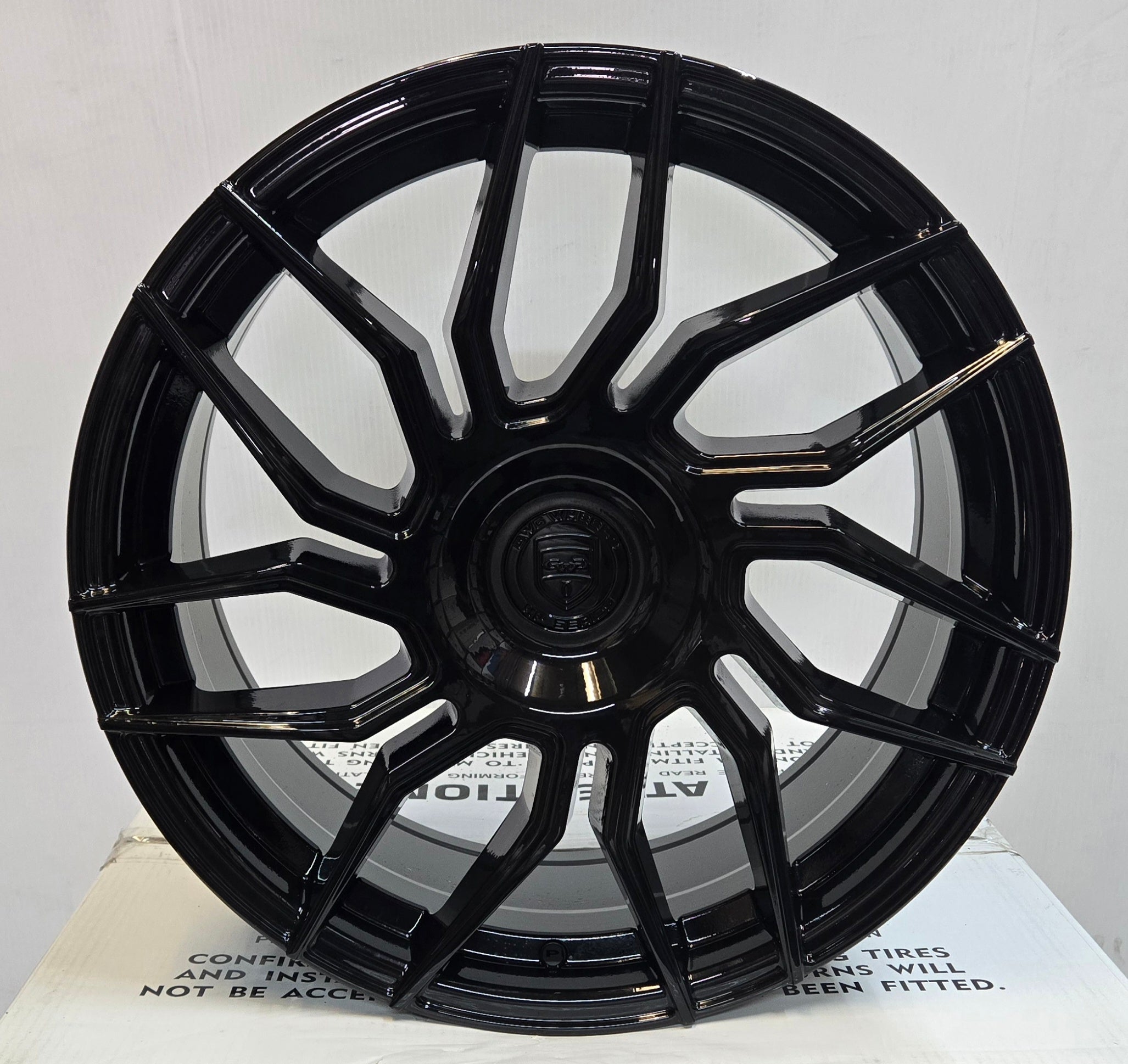 GWG HP2 18X8.0 BLANK GLOSS BLACK