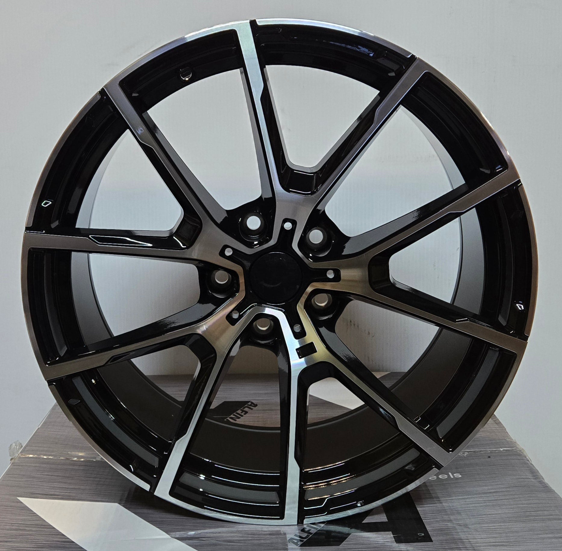 OE-5398 19X8.5 5X120 PIANO BLACK MACHINE