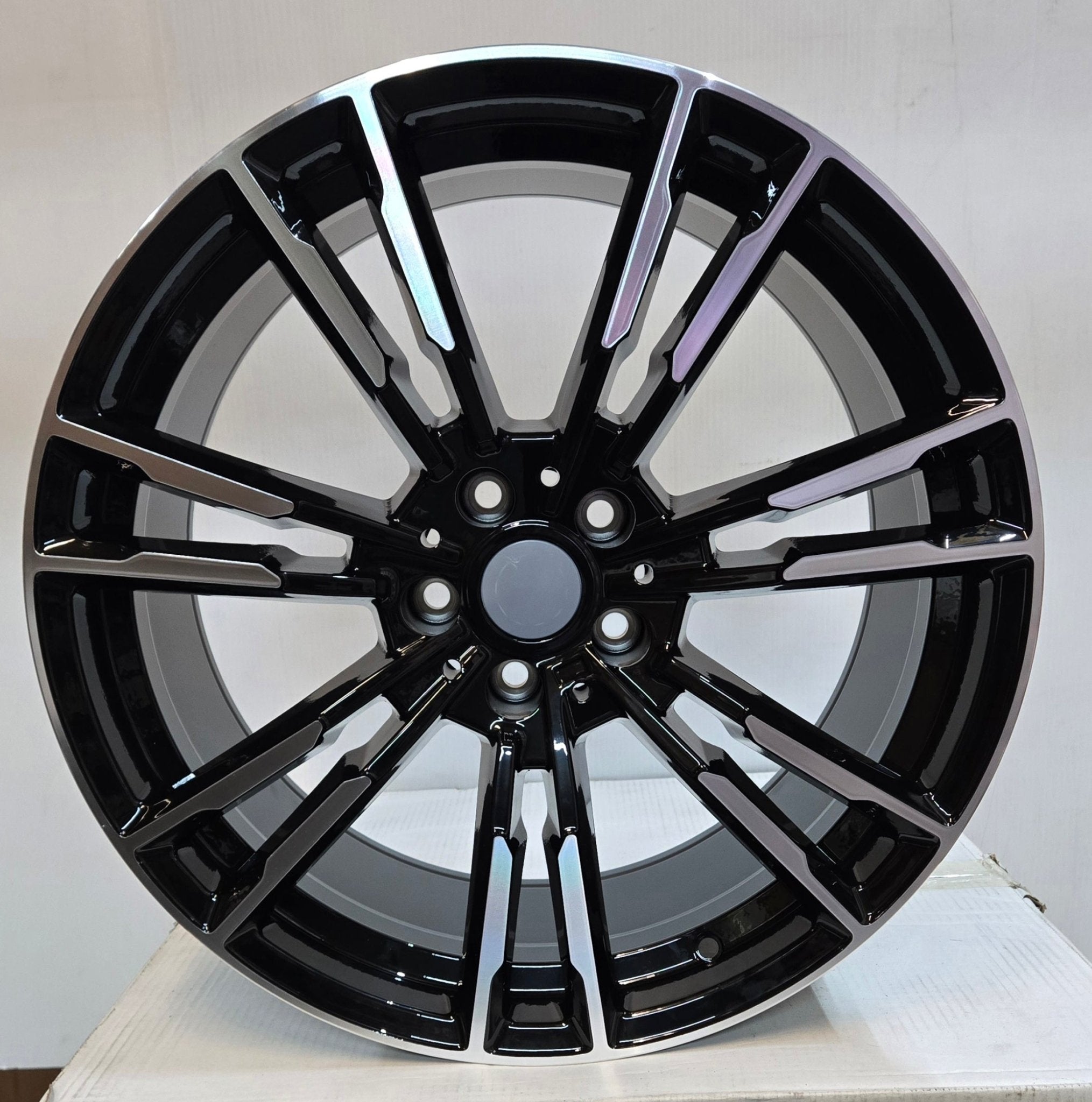 H3213F 19X9.5 5X112 PIANO BLACK MACHINED FACE