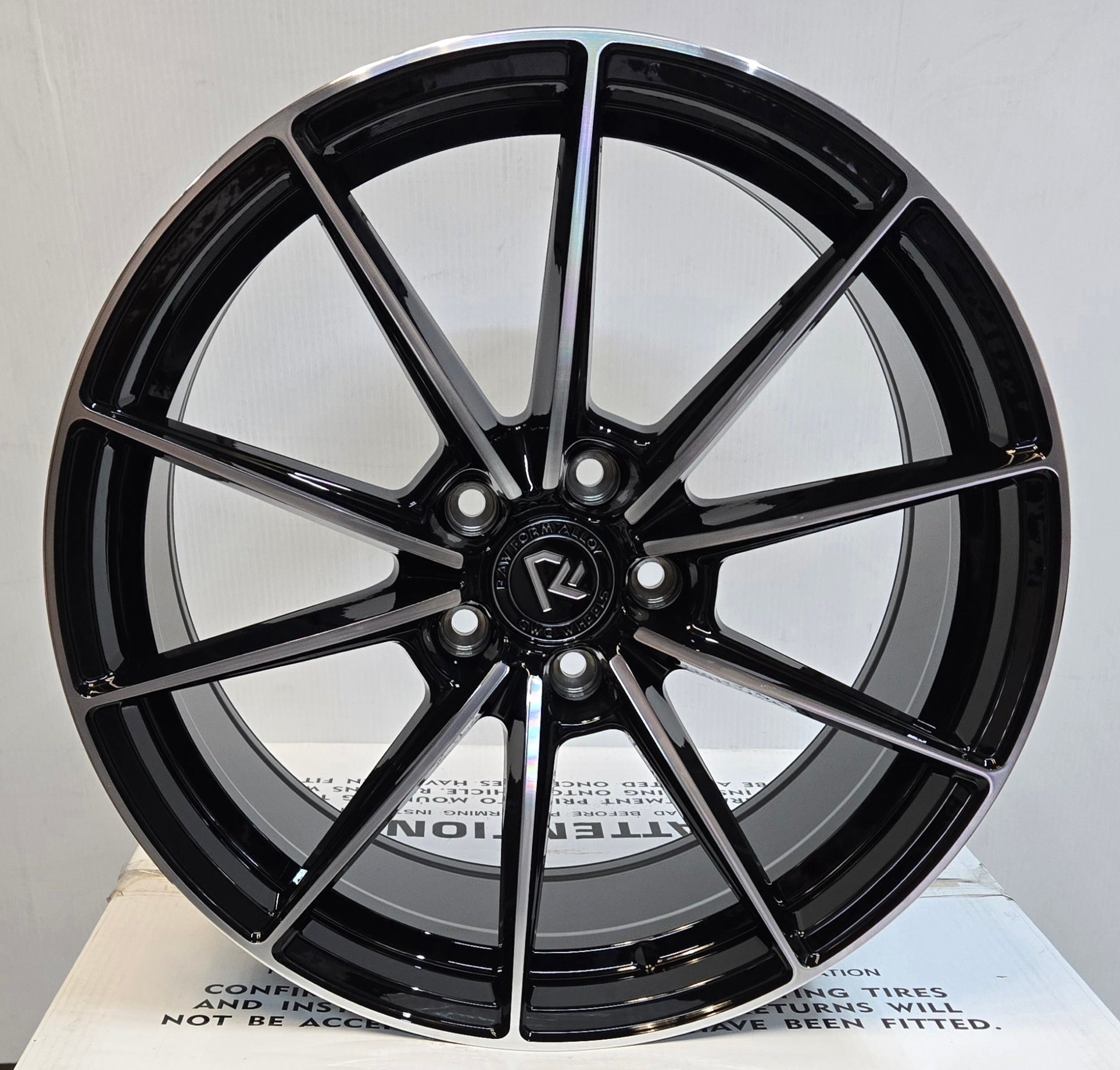 GWG RF7 19x8.5 5x114.3 GLOSS BLACK MACHINED FACE