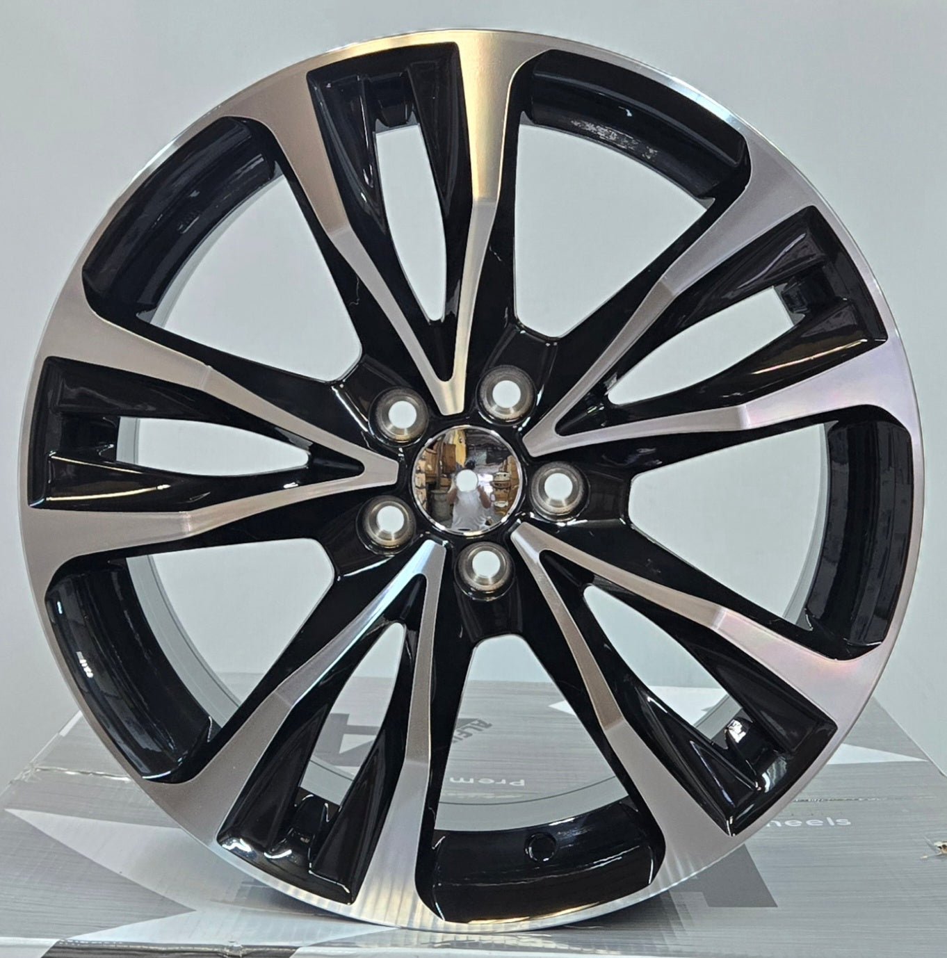 H3185F STYLE 17x7.5 5x100 GLOSS BLACK MACHINED FACE