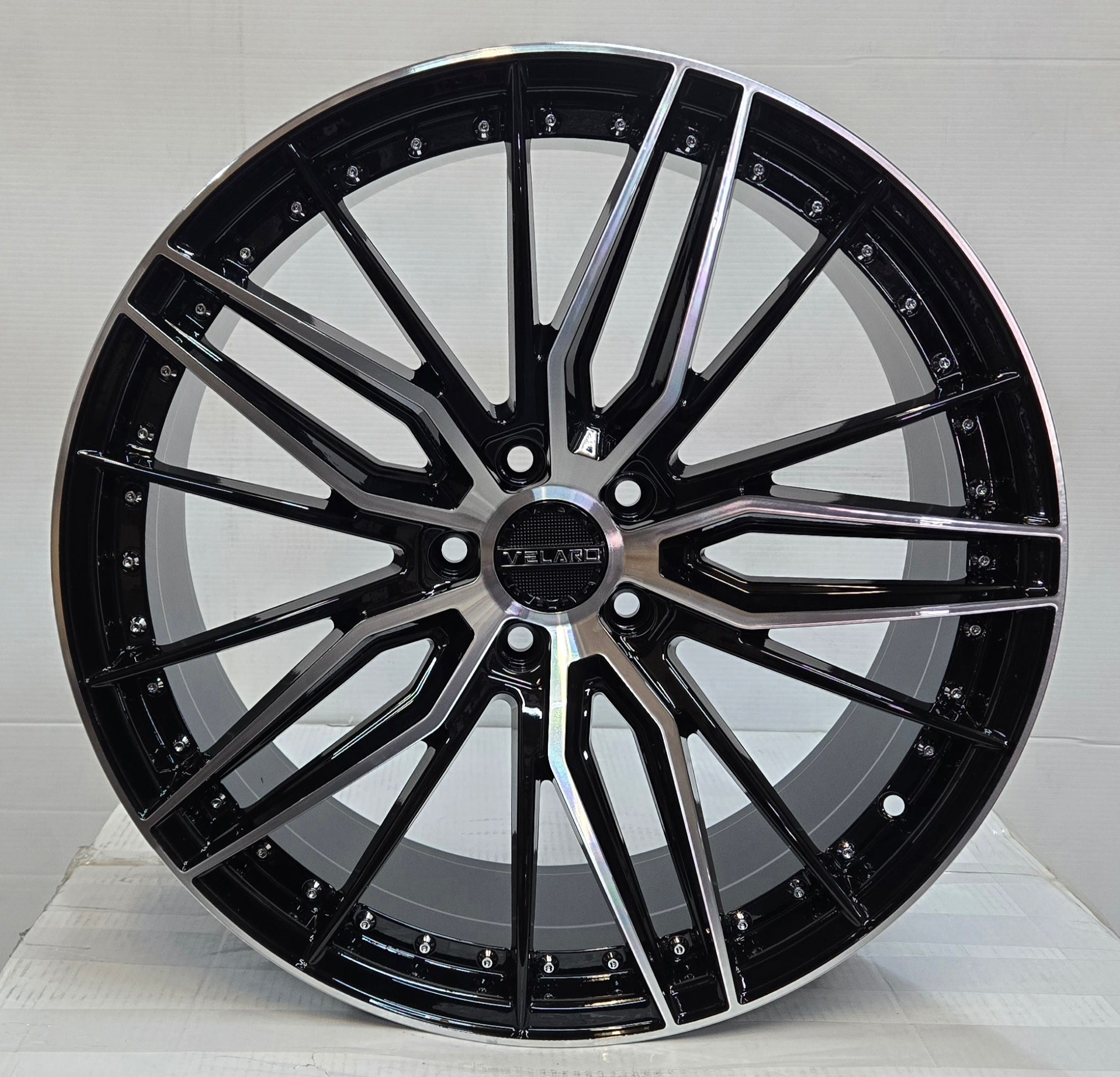 VELARO VR-29 20X8.5 5X114.3 GLOSS BLACK MACHINED FACE