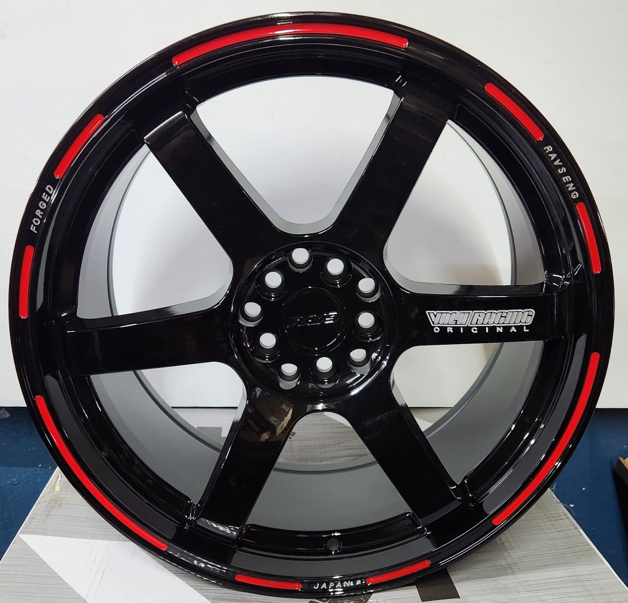 TE37 ULTRA 17x7.5 5x100 / 5x114.3 GLOSS BLACK WITH RED LINE