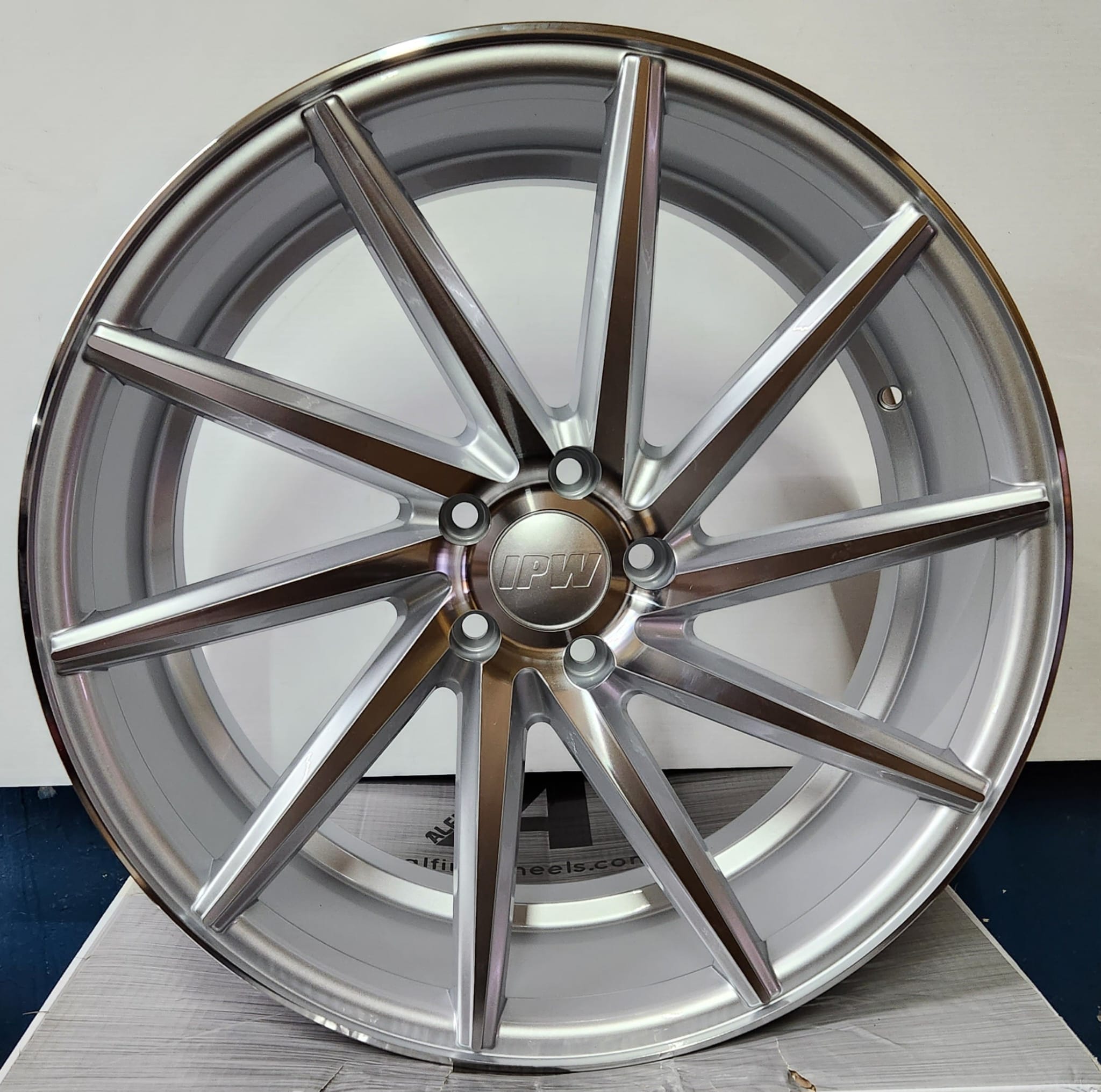 AF301 20X10 5X120 SILVER