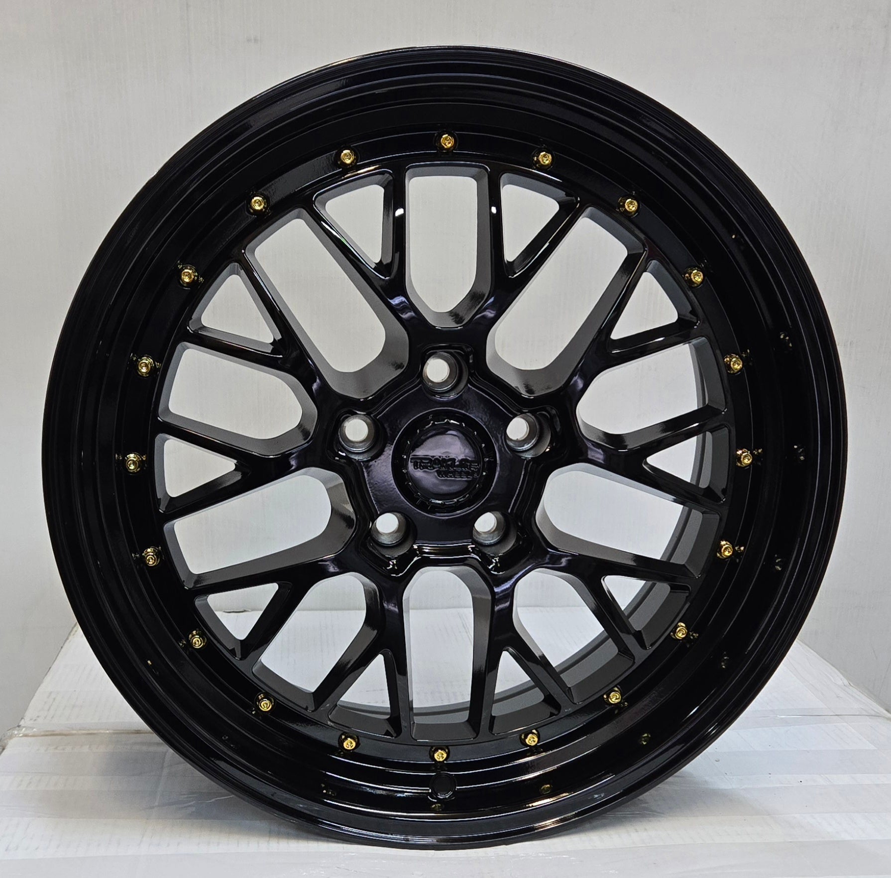 TRAKLITE TURBULANCE 18X8.5 5X114.3 GLOSS BLACK