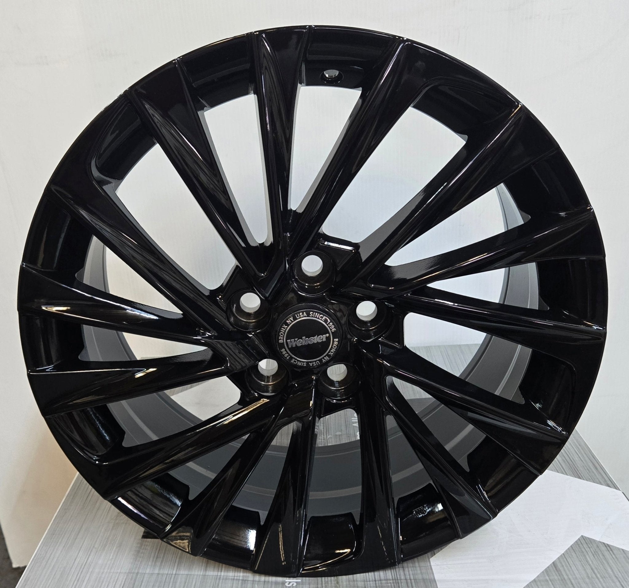H898F 18X8.0 5X114.3 PIANO BLACK