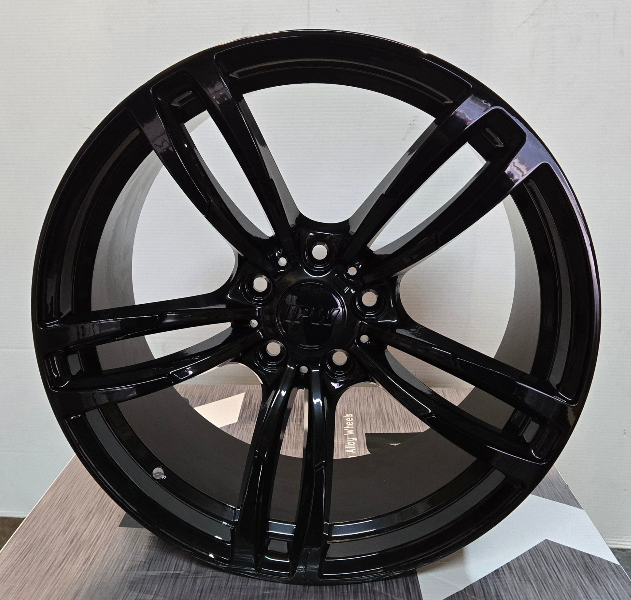 W1121 19X8.5 5X120 GLOSS BLACK