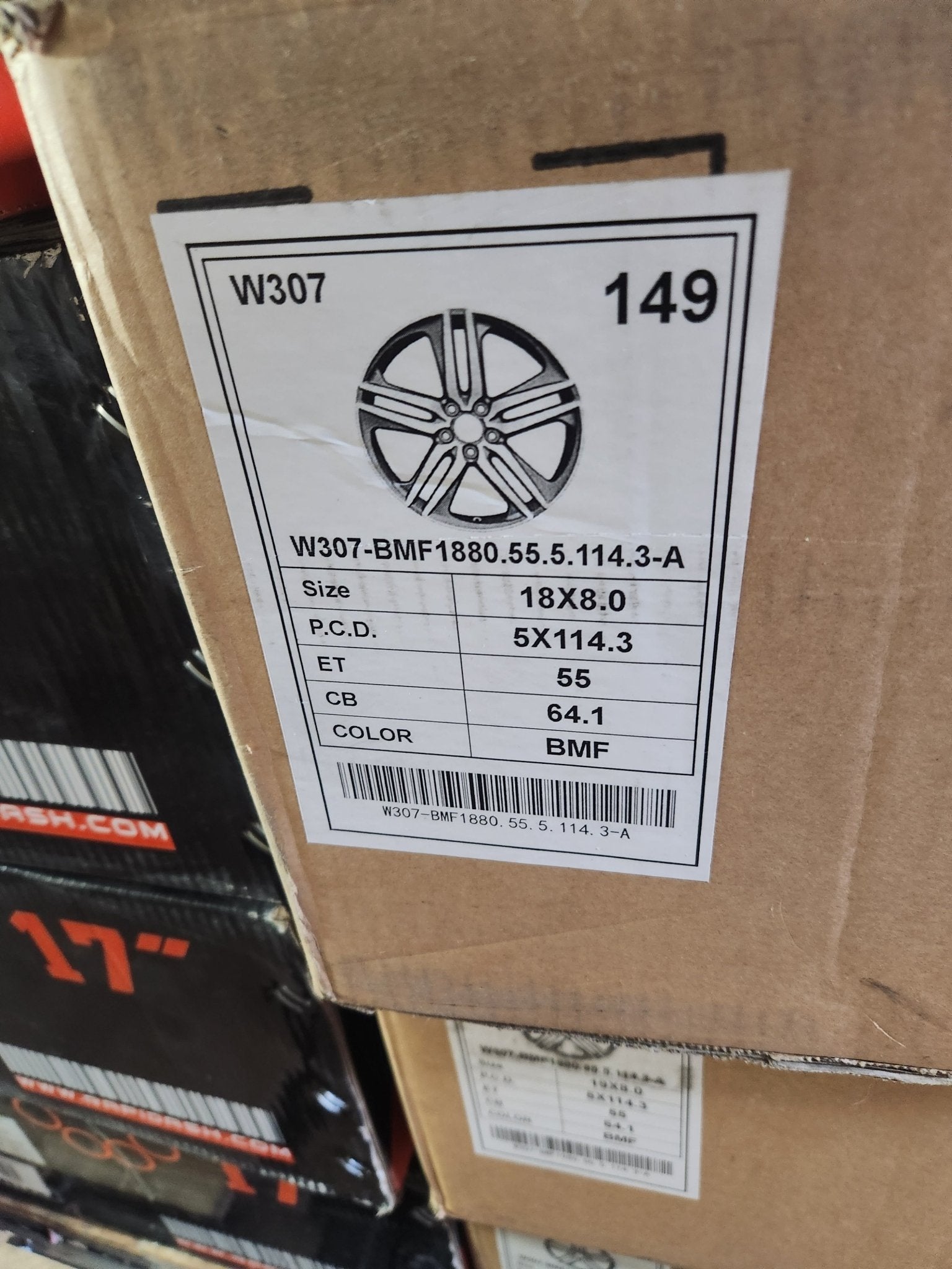 W307 18X8 5X114.3 BLACK MACHINES FACE