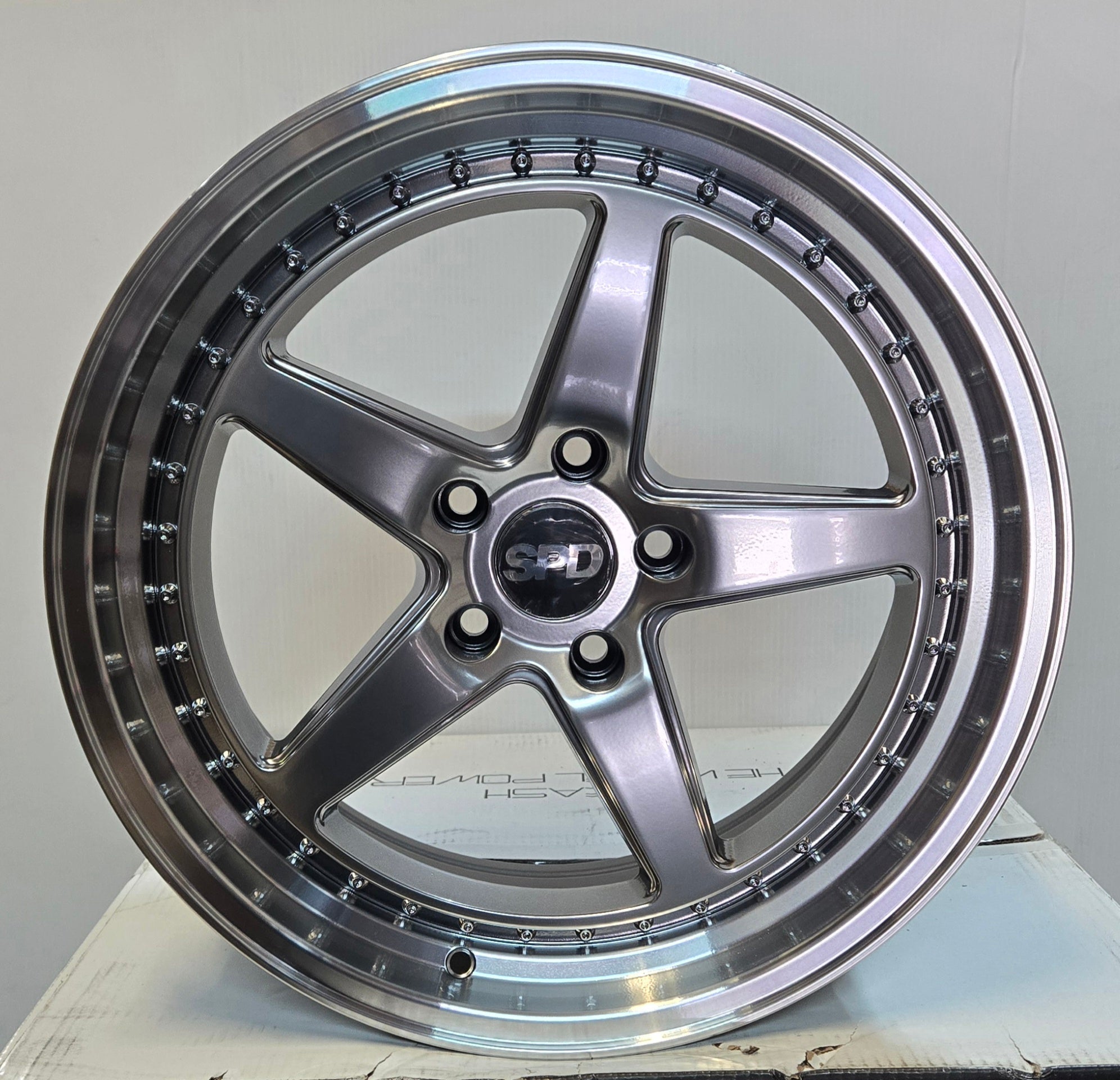 5431 18X8.5 5X114.3 HYPER BLACK MACHINED LIP GOLD BLACK