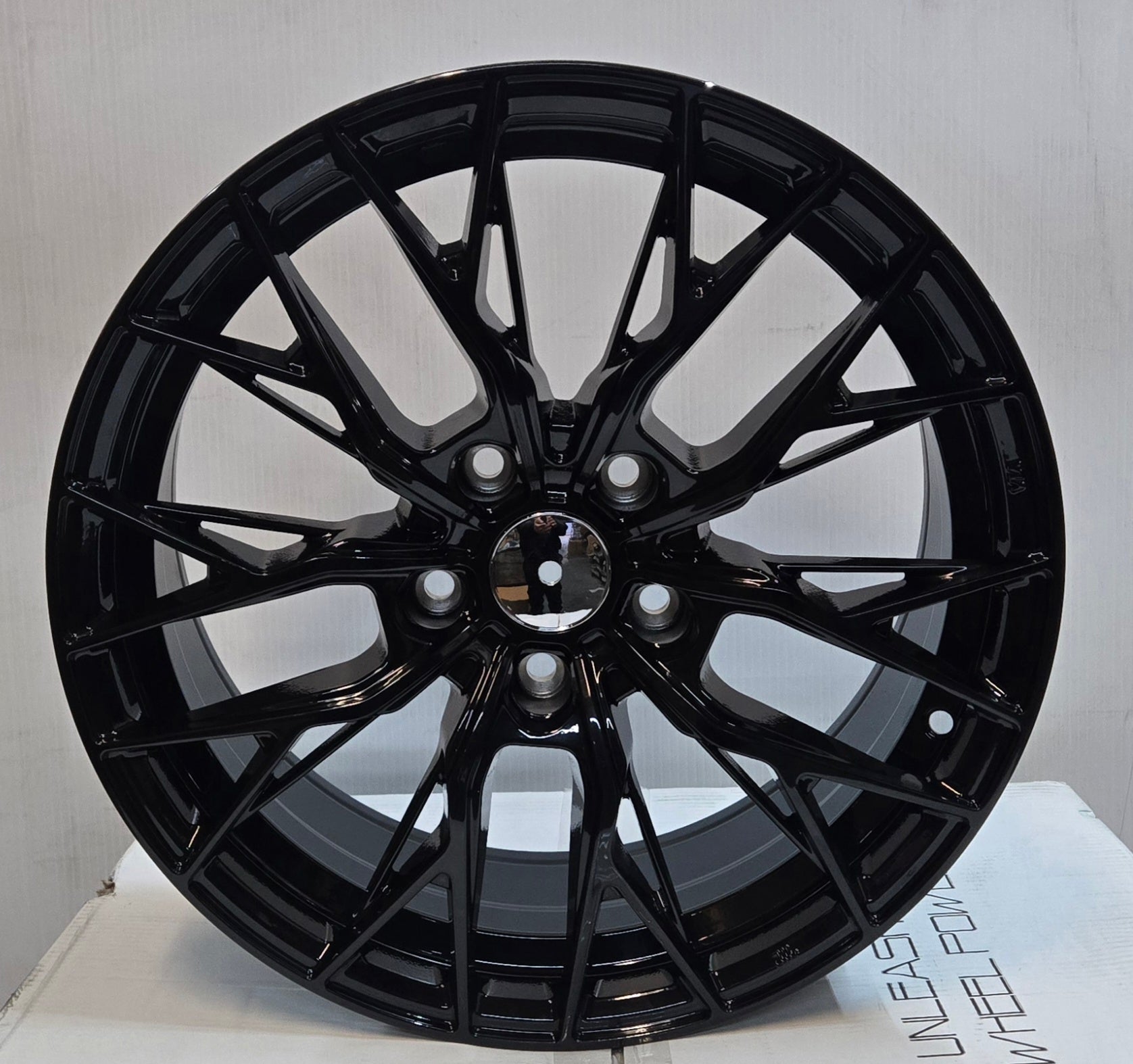 H3243F 17X7.5 5X114.3 PIANO BLACK