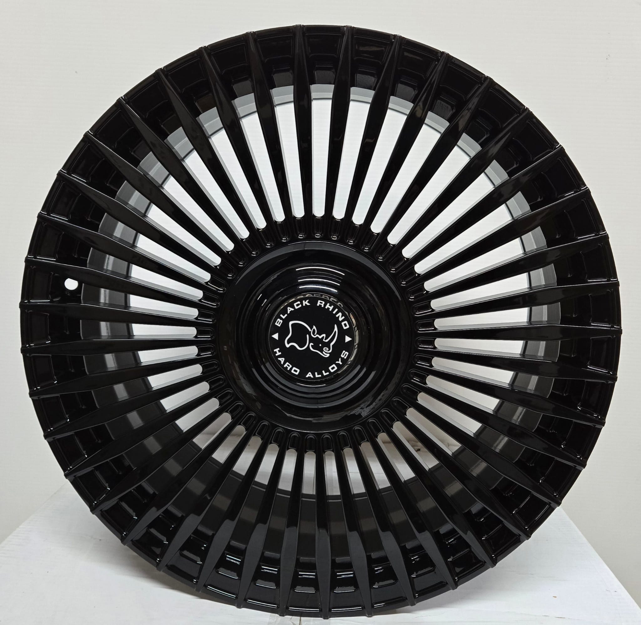 MONO BLOCK FORGED YC9694 INFLUENZA II SIZE 22x9 GLOSS BLACK WITH FLOATING CAP