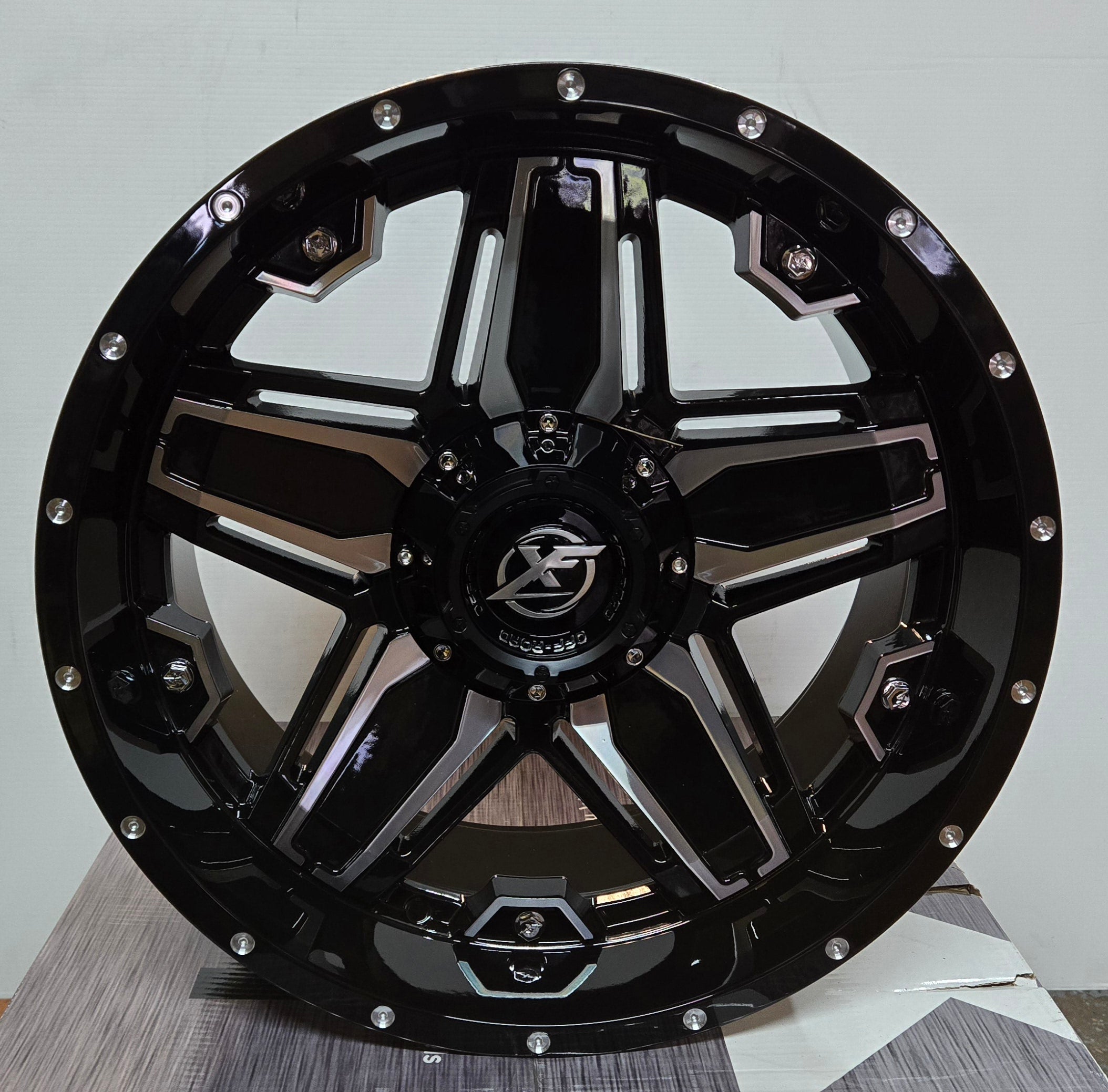 XF223 20x10 6x135 / 6x139.7 GLOSS BLACK MACHINED MILLED