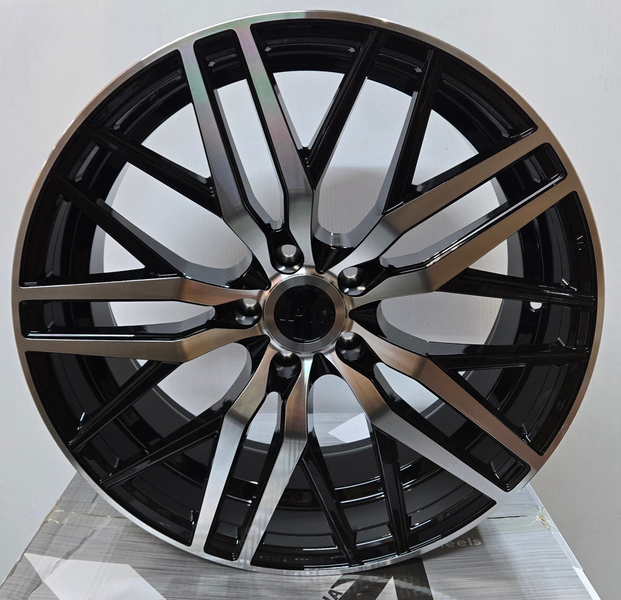 W1508 20X8.5 5X120 BLACK MACHINED FACE