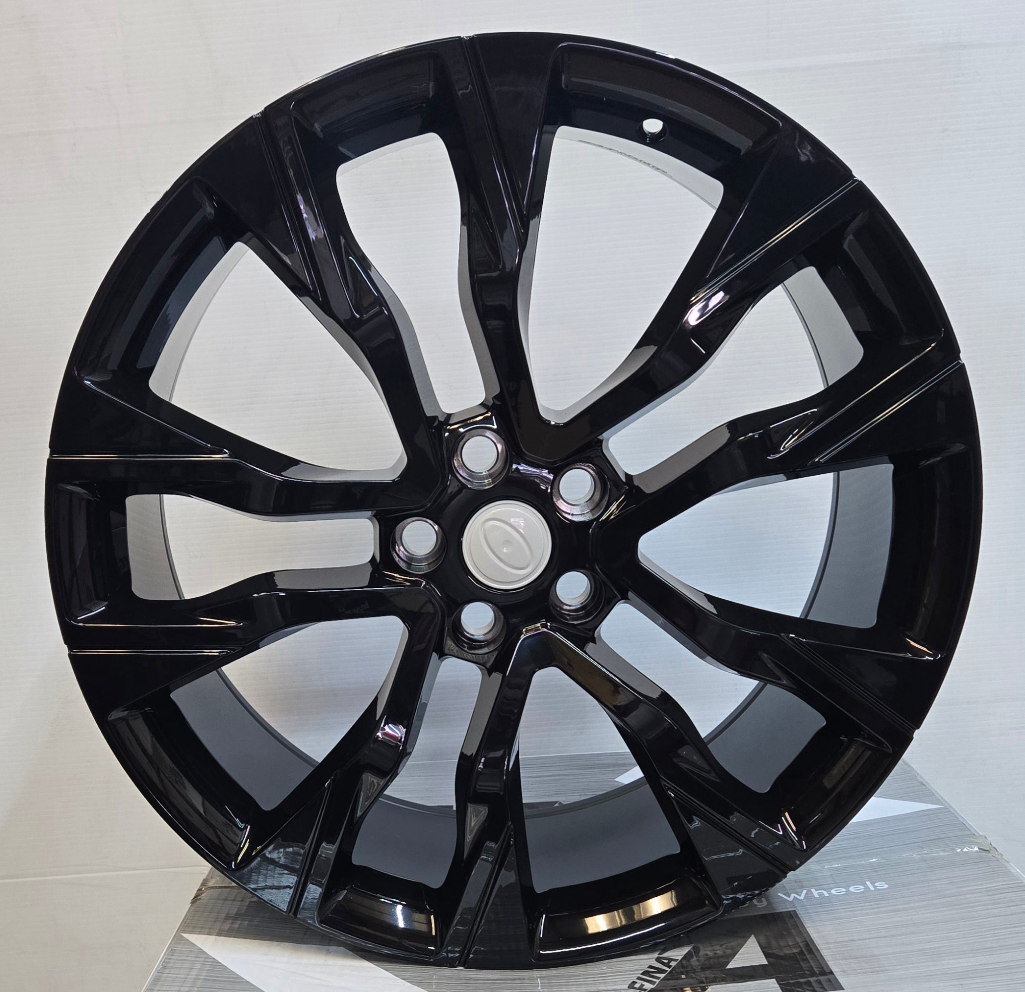 MONO BLOCK FORGED YH6041 22x9.5 5x120 GLOSS BLACK