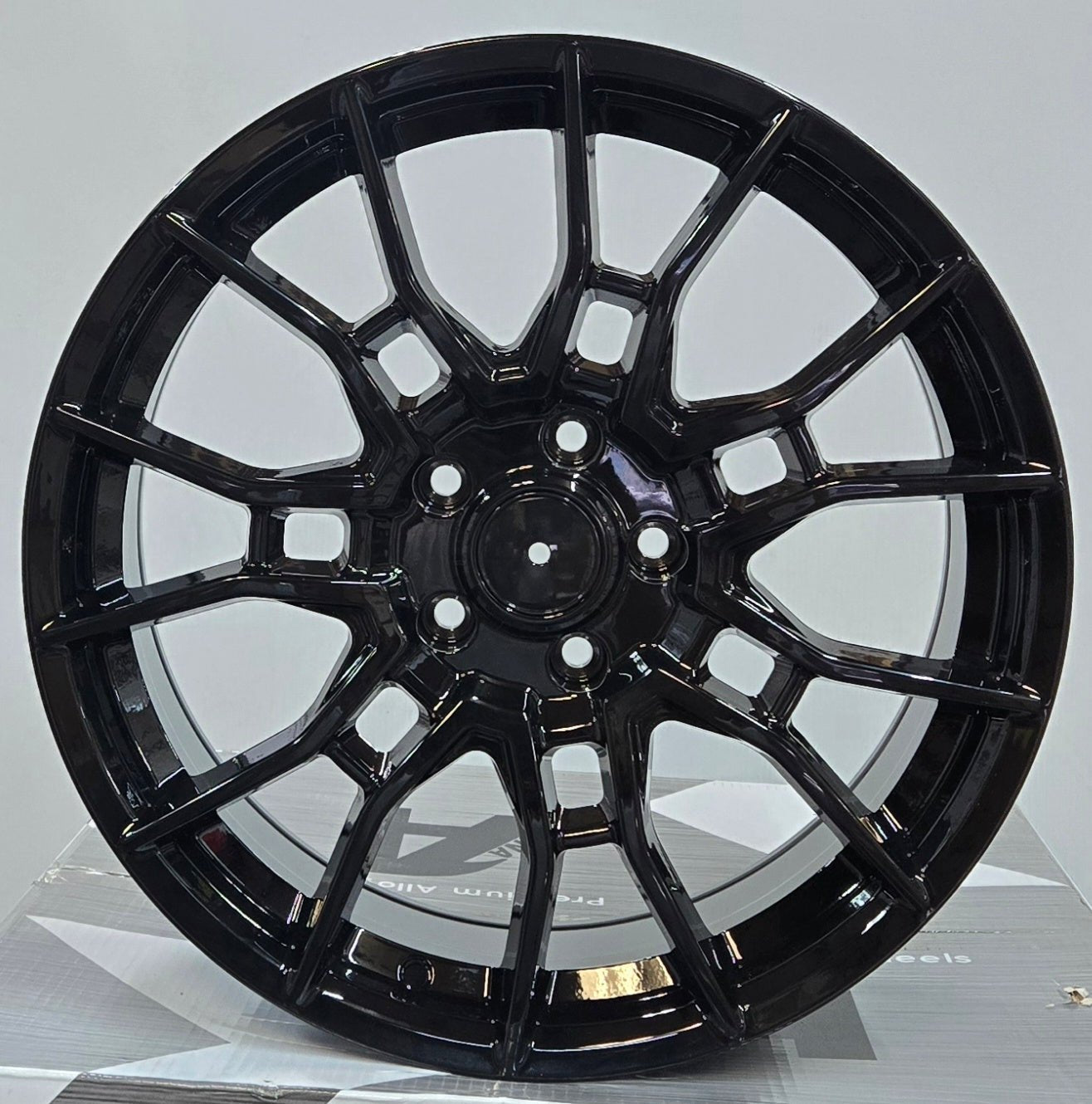20-541 CAM TRD STYLE 18x7.5 5x114.3 GLOSS BLACK