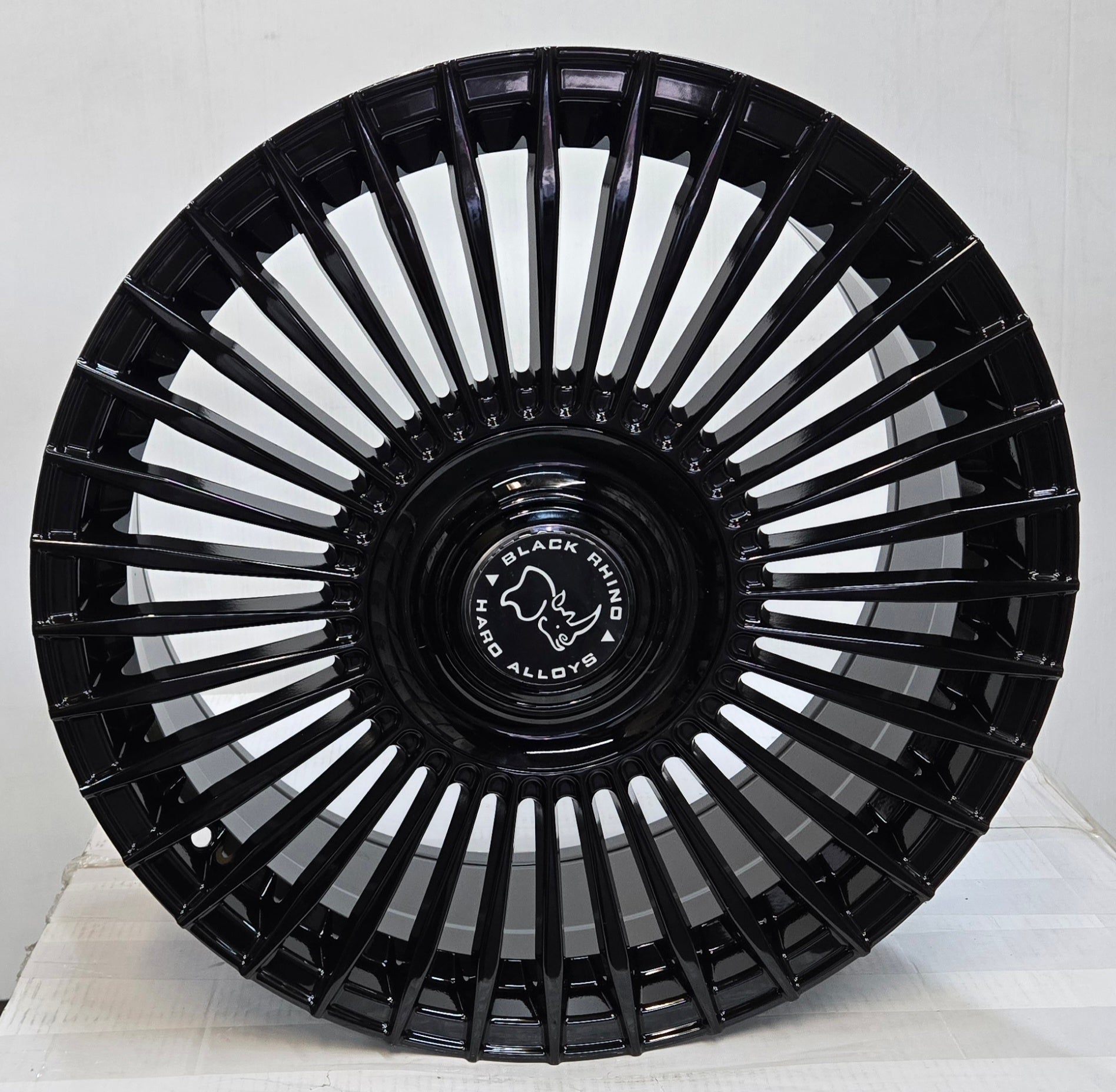 W042 19X8.5 5X112 5X114.3 GLOSS BLACK