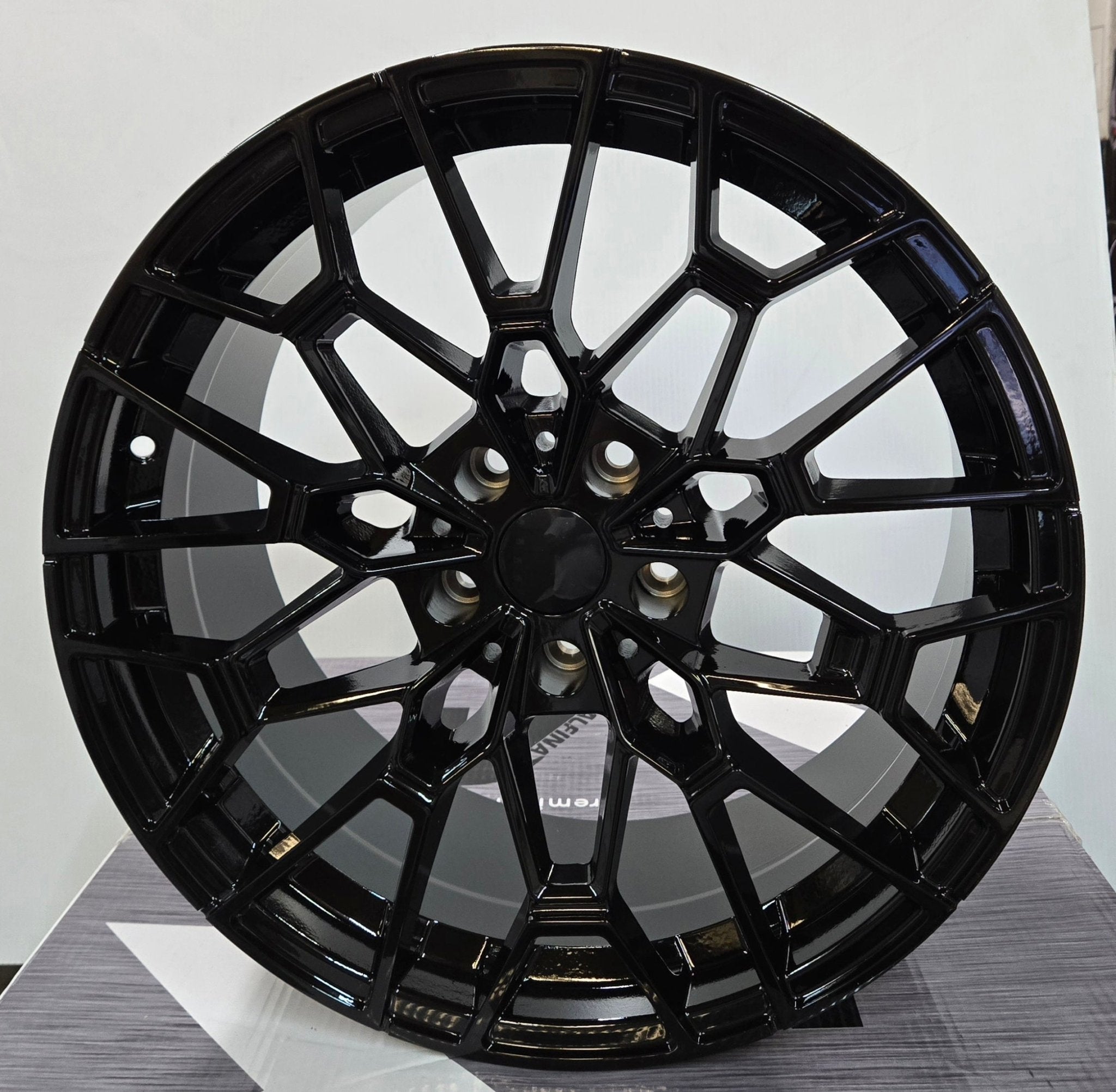OE-827M STYLE 18x8.5 5x112 GLOSS BLACK
