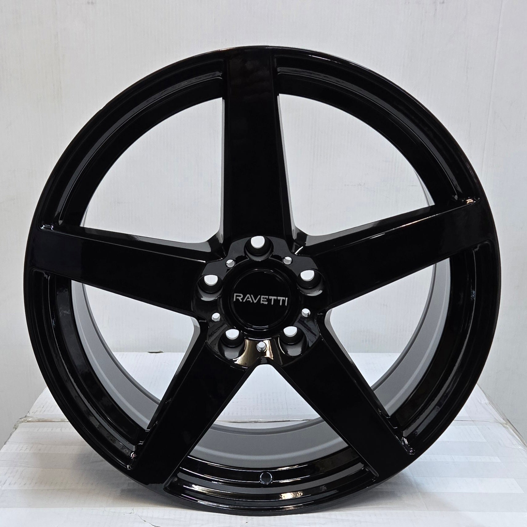 RAV-M13 18X8.0 5X114.3 GLOSS BLACK